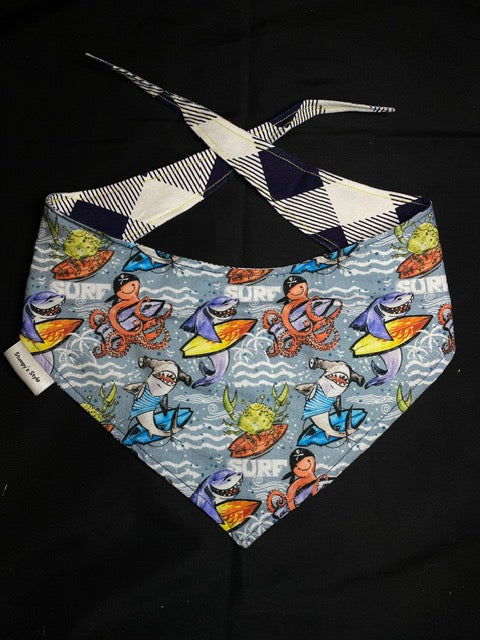 Surfing Sharks - L